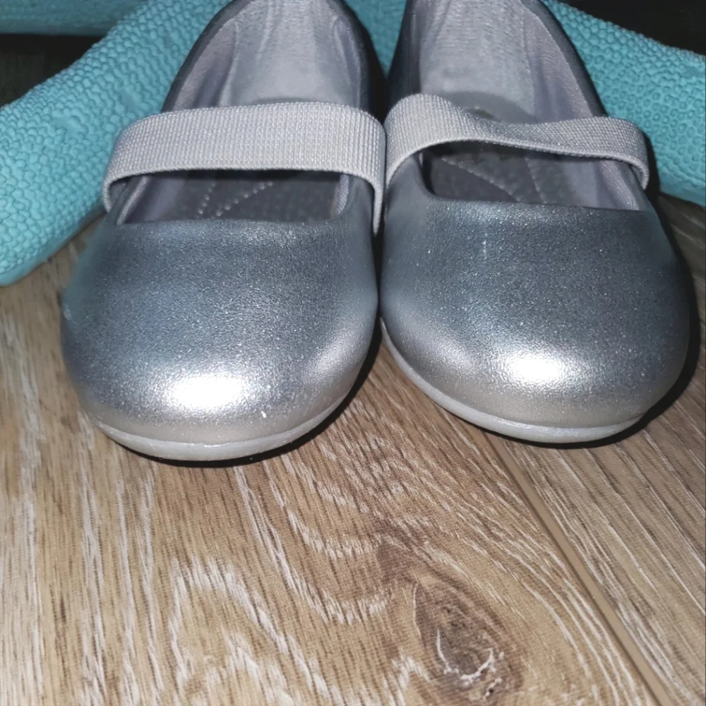 Baby/Toddler girls Pampili silver faux leather ballet style dress shoes Size 5